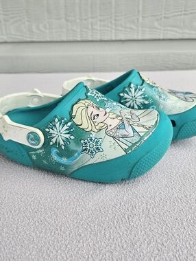 Crocs Fun Lab Disney Frozen Lights Clog Toddler SZ C11 Slip-On Elsa Princess